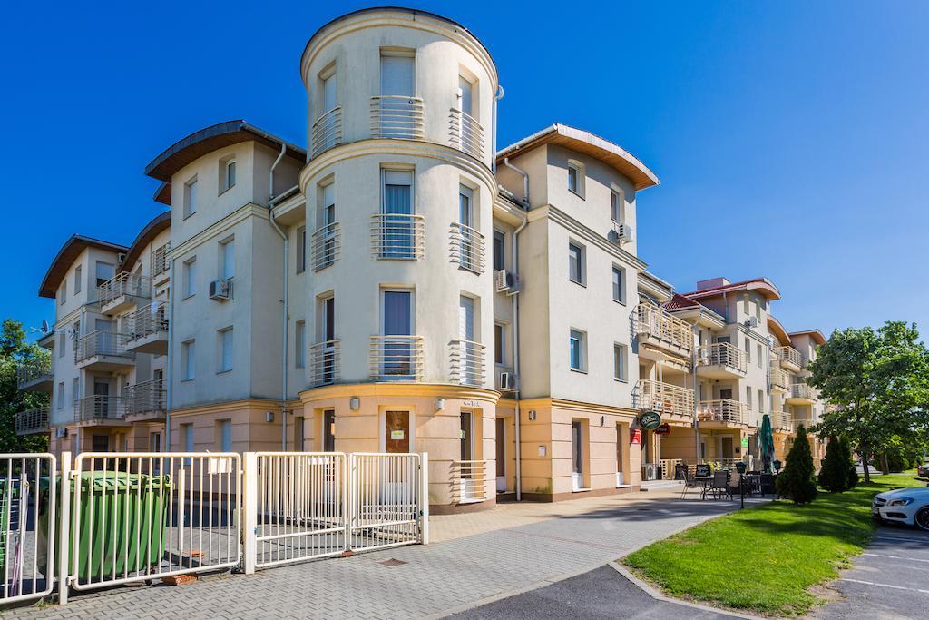 Aqua Wellness Apartments Hajduszoboszlo Exterior foto